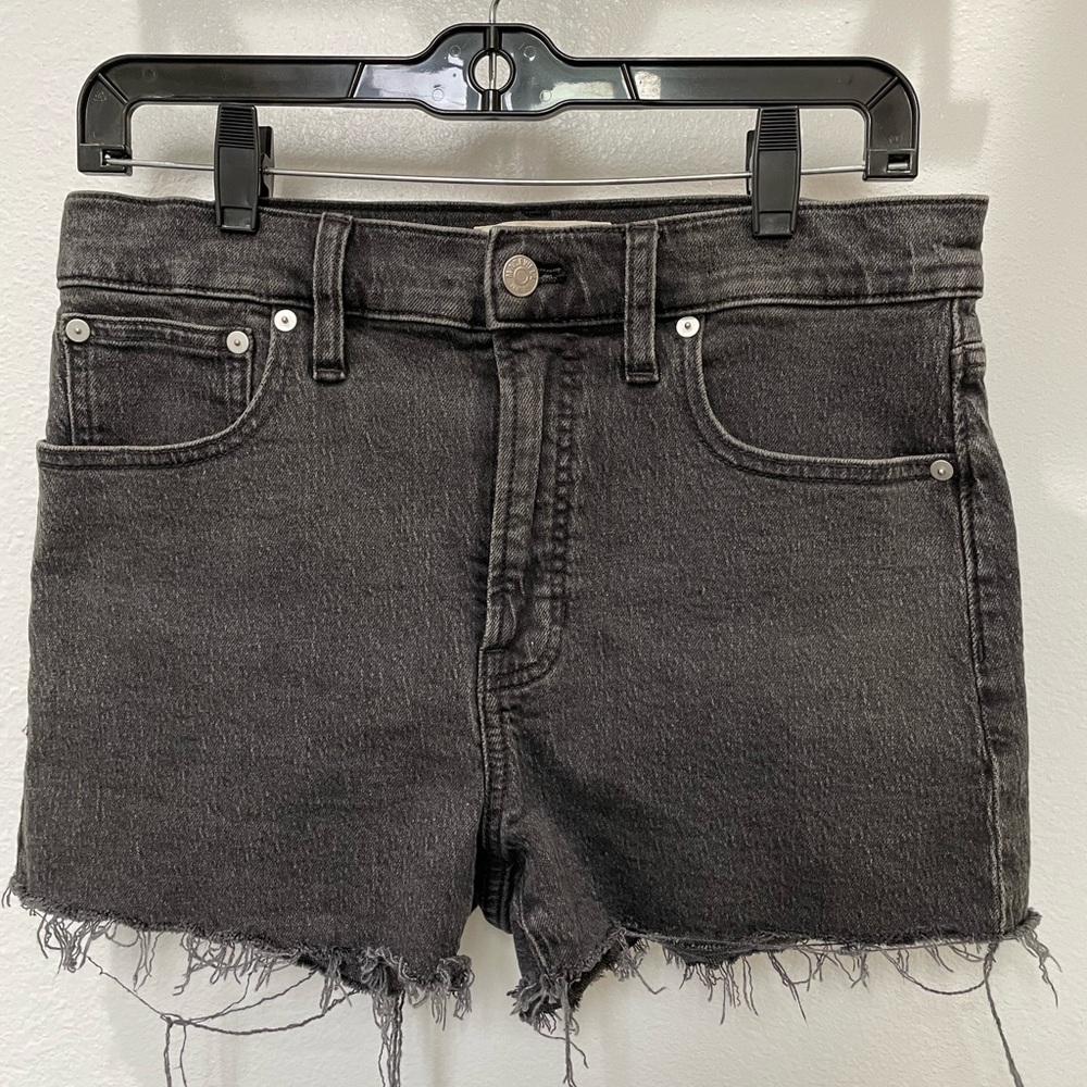 Madewell “The Perfect Jean Shorts” in Lunar Wash, size 28